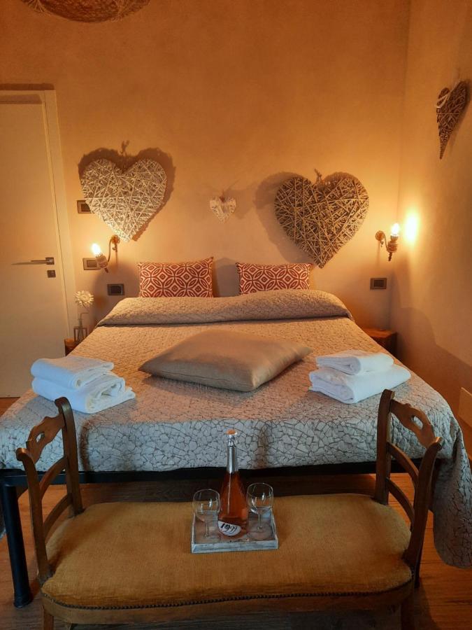 Villa Laura Castellinaldo Szoba fotó