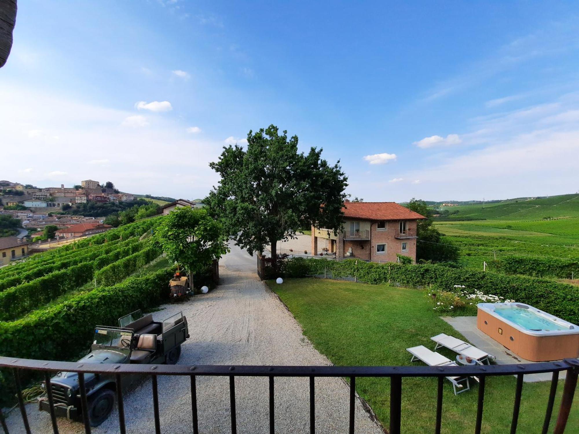 Villa Laura Castellinaldo Szoba fotó