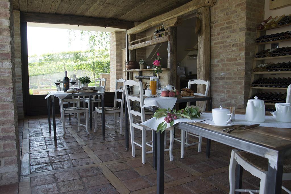 Villa Laura Castellinaldo Kültér fotó